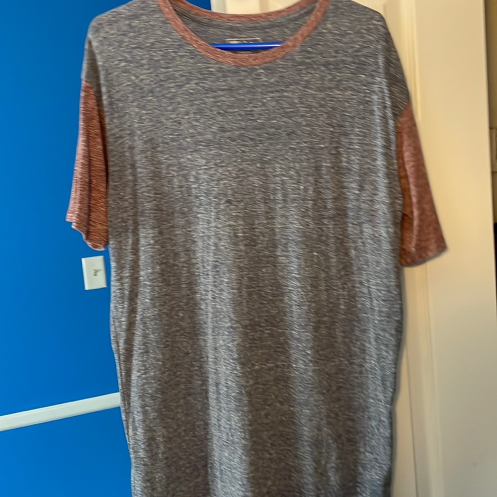 LuLaRoe Patrick Tee M